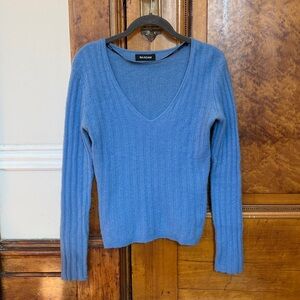 NAADAM 100% Cashmere V-Neck Sweater in sky blue